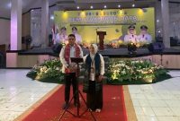 Asisten Bidang Pemerintahan dan Kesra Kabupaten Tanah Bumbu Eka Saprudin Bersama Inspektur Daerah Tanah Bumbu, Yulian Herawati Luncurkan Aplikasi Halo Inspektur