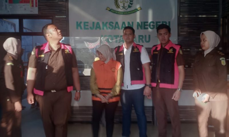 Tersangka Yang Ditahan Penyidik Kejaksaan Negeri Kotabaru