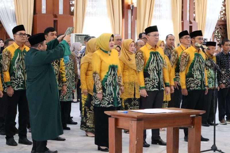 (mc)- Pengambila Sumpah Jabatan oleh Tiga Direktur PT Bank Pembangunan Daerah Kalsel