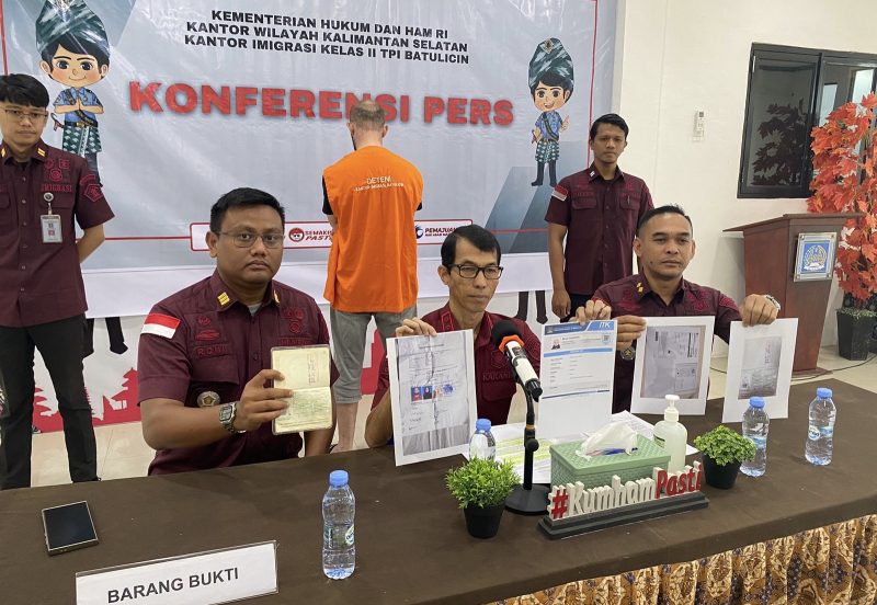 Press rilis Kantor Imigrasi Kelas II TPI Batulicin, WNA Alheria di Deportasi