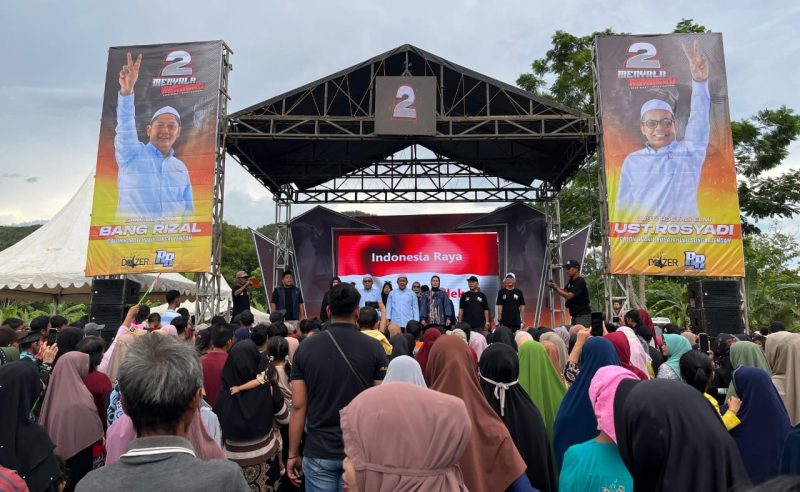 Kampanye Pasangan Calon (Paslon) Nomor 2 Calon Bupati dan Wakil Bupati, Samsul Rizal atau Bang Rizal bepasangan dengan Ustadz Rosyadi Elmi di Lapangan Nateh HST