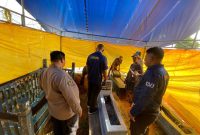 Proses Pembongkaran Makam Untuk Keperluan Autopsi Anak Umur Tiga Tahun Yang Dianiaya Ayah Tirinya di Kabupaten Tanah Bumbu