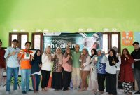 Foto Bersama Usai Pelatihan Pengolahan Teh Gaharu di Desa Sumber Arum Kabupaten Tanah Bumbu Yang Digelar PT Borneo Indobara