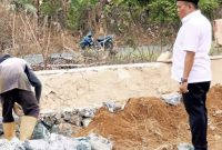 Wakil Ketua DPRD Tanah Bumbu H Hasanuddin Tinjau Pembangunan Lapangan Sepakbola Sepunggur Kecamatan Kusan Tengah