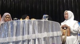 Ketua DPRD Kotabaru, Suwanti (kanan) Saat Hadiri Malam Pergantian Tahun di Siring Kotabaru