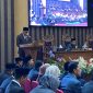 Ketua DPRD Tanah Bumbu, H Andrean Atma Maulani Saat Bacakan Usulan Pemberhentian dan Pengangkatan Bupati Terpilih
