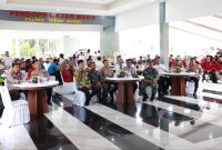 Zoom Baksos Polri Presisi, Polres Tanah Bumbu Bersama Forkopimda dan Ratusan Mahasiswa di Pendopo Gajah Mada Polres Tanah Bumbu