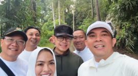 Bupati Tanah Bumbu, Andi Rudi Latif bersama kepala daerah lainnya serta Wakil Menteri Dalam Negeri, Bima Arya Saat Naik ke Gunung Tidar