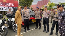 Kapolres Tanah Bumbu AKBP Arief Prasetya SIK bersama Bupati Tanah Bumbu, Andi Rudi Latif Saat Melakukan Pemeriksaan Kendaraan Kesiapan Operasi Ketupat di Mapolres Tanah Bumbu, Kamis (20/3/2025) sore