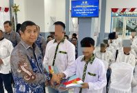 Kepala Lembaga Pemasyarakatan Kotabaru, Doni Hadriansyah Berikan Remisi Khusus Pada Narapidana