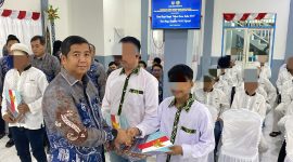 Kepala Lembaga Pemasyarakatan Kotabaru, Doni Hadriansyah Berikan Remisi Khusus Pada Narapidana