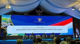 Menteri PU Saat Sampaikan Paparannya di Retreat Kepala Daerah