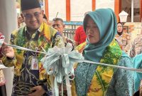 Peresmian ini ditandai dengan pemotongan pita oleh Ketua Tim Penggerak PKK Kabupaten Kotabaru, Suci Anisa Rusli bersama Asisten I Setda Kotabaru H. Minggu Basuki