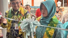 Peresmian ini ditandai dengan pemotongan pita oleh Ketua Tim Penggerak PKK Kabupaten Kotabaru, Suci Anisa Rusli bersama Asisten I Setda Kotabaru H. Minggu Basuki