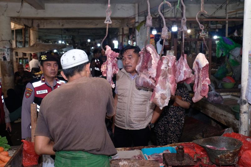 Satgas Pangan Polda Kalsel Saat Cek Harga Daging di Pasar Pandu Banjarmasin