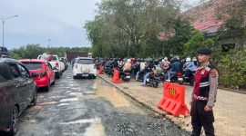 Situasi Antrian Kendaraan di Plabuhan Stagen Kotabaru