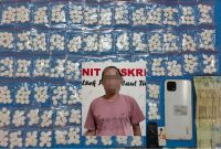 Tersangka dan Barang Bukti Obat Jenis Zenith