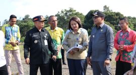 Bupati Kotabaru dan Perwakilan PT STC Tinjau Bangunan RSUD Stagen Kotabaru