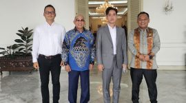 Bupati Kotabaru, HM Rusli Saat Foto Bersama Dengan Wakil Preaiden RI, Gibran Rakabuming Raka