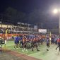Ribuan Penonton Hadiri Babak Semifinal Kejuaraan Voli Kapolres Tanah Bumbu Cup 2025 di Lapangan Tathya Dharaka Polres Tanah Bumbu, Jumat (27/6/2025).