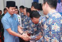 Andi Asdar Wijaya, anggota DPRD Tanah Bumbu Berikan Ucapan Selamat Kepada Pengurus PWI Yang Baru Saja Dilantik di Pendopo Kantor Bupati Tanah Bumbu, Senin (21/7/2025).