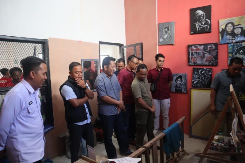 Awak Media Lihat Kerajinan Warga Binaan Lembaga Pemasyarakat Kelas III Batulicin
