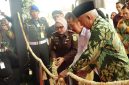 Jaksa Agung RI, ST Burhanuddin (Kemeja Putih) Resmikan Kantor Kejaksaan Tinggi (Kejati) Kalimantan Selatan