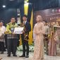 Pemberian Hadiah Pada Pemenang Duta Genre Kotabaru