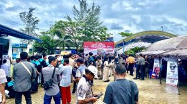(Metrokalsel.co.id) - Layanan Kopi Manis Polres Tanah Bumbu di Pantai Angsana Kabupaten Tanah Bumbu