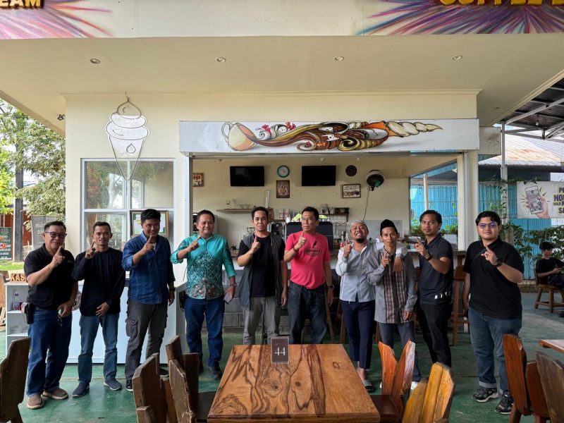 Foto Bersama PT Borneo Indobara dan Pers di Tanah Bumbu