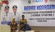 Penandatangan MoU Penanganan Stunting Antara Pemerintah Daerah Kabupaten Tanah Bumbu dengan Yayasan Rumah Pena BerAksi