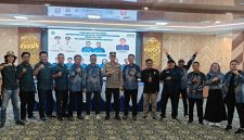 Foto Bersama Ketua JMSI Kotabaru (Kanan) dan JMSI Tanah Bumbu di acara Pelantikan di Kotabaru