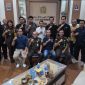 Foto Bersama PWI Tanah Bumbu bersama Kejaksaan Negeri usai Gelar Audiensi