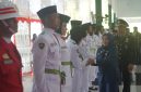 PJ Sekretaris Daerah Kabupaten Tanah Bumbu, Yulian Herawati Ucapkan Selamat Kepada Anggota Paskibraka Yang Baru Saja Dikukuhkan