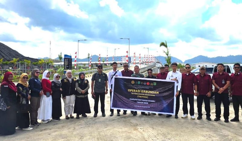 Foto Bersama Tim Operasi Pengawasan Orang Asing di Tanah Bumbu
