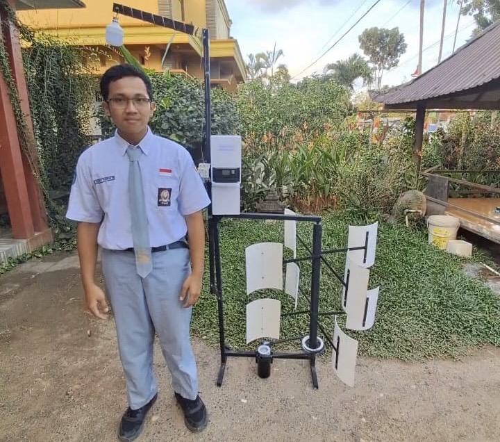 Dzaky Ashraf Ramadhan, Siswa SMAN 1 Angsana Kabupaten Tanah Bumbu Yang Membuat Inovasi Sistem Pembangkit Listrik Bertenaga Angin