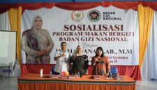 Sosialisasi MBG di Tanah Bumbu Kalimantan Selatan Yang Dibuka Secara Resmi Oleh Anggota Komisi IX DPR RI Mariana Bersama Balai Gizi Nasional