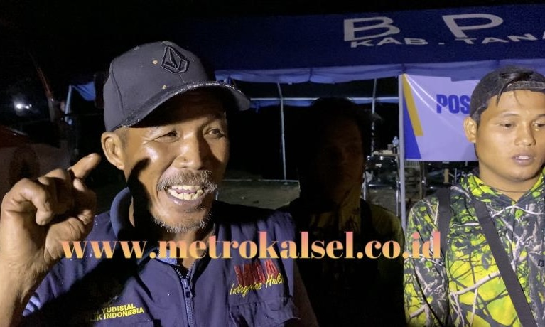Remisor dan Menantunya Yang Melihat Bangkai Helikopter Yang Hilang Kontak di Hutan Mantewe, Tanah Bumbu Kalimantan Selatan