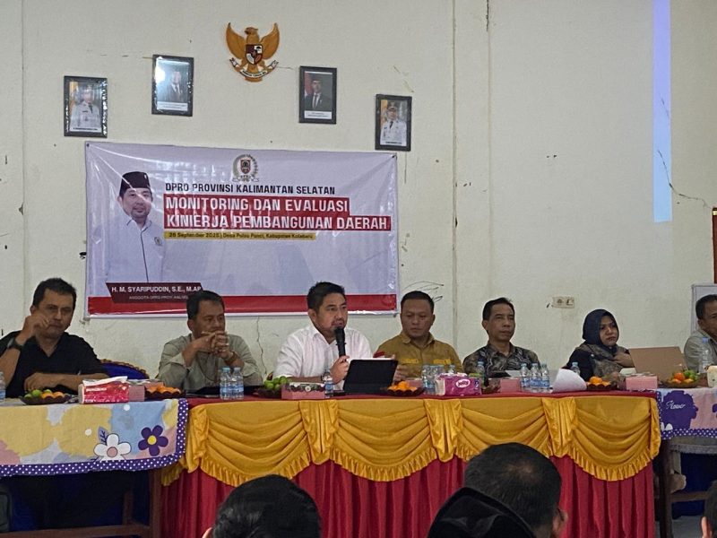 Anggota DPRD Provinsi Kalsel, M Syaripuddin, hadirkan Semua Pihak Terkait keluhan warga yang lahannya masuk kawasan hutan, pertemuan digelar di Aula Desa Pulau Panci Kotabaru, Jumat (26/9/2025).