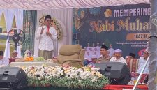 KH Anwar Zahid Saat Isi Ceramah di Acara Maulid Nabi Muhammad SAW di kesiaman Paman Arul di Karang Jawa Desa Baroqah Kecamatan Simpang Empat Tanah Bumbu, Kalimantan Selatan