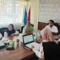 Plt Kadis Pendidikan dan kebudayaan Kotabaru Taufikurrahman bersama para guru pada saat melakukan aplikasi RTG.