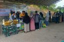 Kegiatan gerakan pasar murah bertempat di halaman Makodim 1004/ kotabaru.