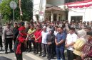 Aksi Damai di depan Kantor DPRD Kotabaru