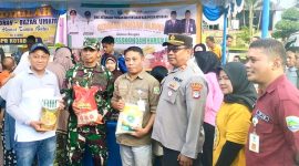 Dinas Ketahanan Pangan dan Pertanian menggelar Gerakan Pangan Murah (GPM) Dalam Rangka Memperingati Hari Pangan Sedunia (HPS) ke-45 di Obyek Wisata Siring Laut.
