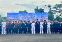 TNI seluruh Indonesia secara serentak melaksanakan peringatan HUT TNI yang ke 80 di halaman kantor bupati kotabaru