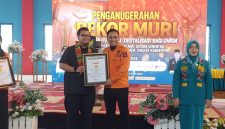 Kabupaten Kotabaru kembali menorehkan prestasi membanggakan di tingkat nasional. Pemerintah Kabupaten Kotabaru menerima penghargaan dari Museum Rekor Dunia Indonesia (MURI) atas keberhasilan menyelenggarakan Pelatihan Talenta Digital UMKM secara serentak.