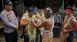 Pemkab kotabaru menghadiri acara Adat Bawanang Laburan di Desa Laburan, Kecamatan Kelumpang Hulu.