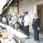 Wakil Bupati kotabaru Syairi Mukhlis bersama Forum Koordinasi Pimpinan Daerah (Forkopimda) meninjau langsung lokasi pasca kebakaran di Pasar Kemakmuran.
