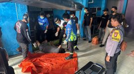 Seorang pria ditemukan meninggal dunia di halaman sebuah rumah kos di Jalan Pangeran Kacil, Kelurahan Kotabaru Hilir.