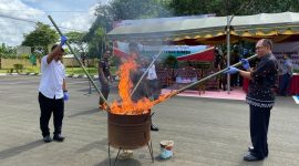 Kejaksaan Negeri Tanah Bumbu bersama Perwakilan Polres dan Pengadilan Negeri setempat, Musnahkan Barang Bukti yang sudah Inkrah.